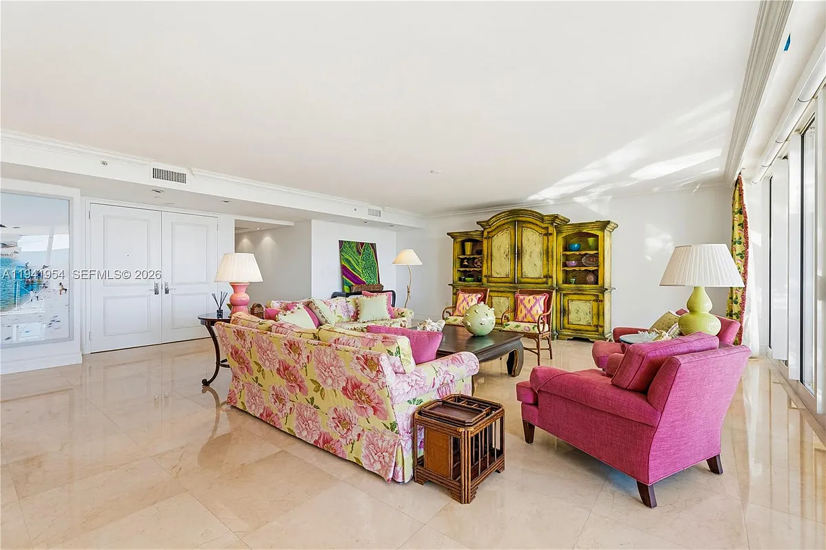 Building Photo - 430 Grand Bay Dr #904