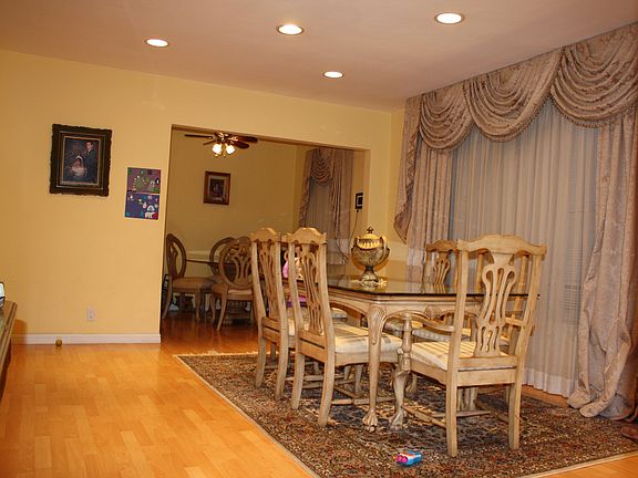 living RM,Breakfast area