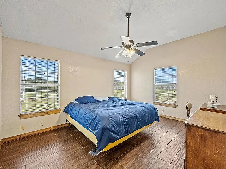 11953 FM 2153 — Photo 20