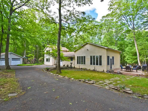 27 Chariton Dr, East Stroudsburg, PA 18301