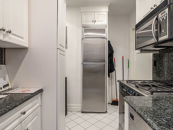 3rd image of 65 E 96th St APT 1C