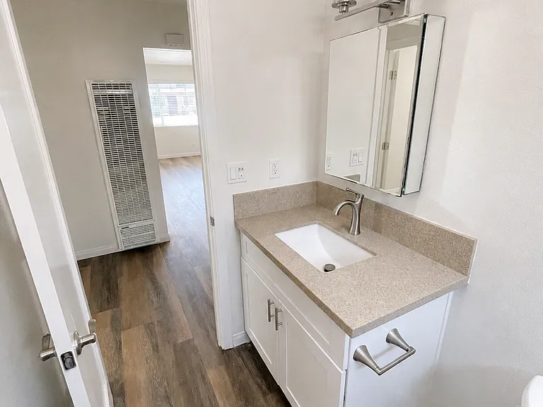 Casa Madrid Apartments — Photo 18