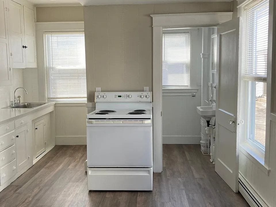 eat in kitchen