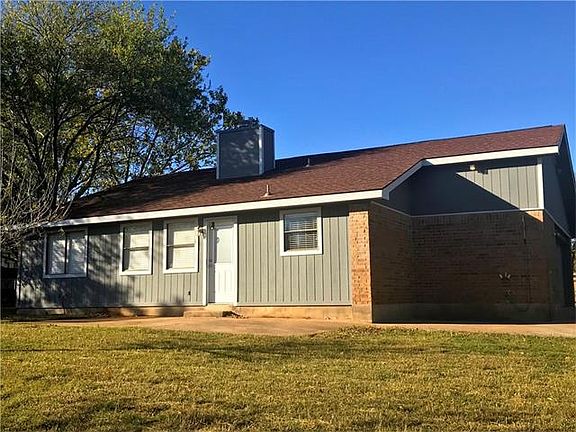 4th image of 1502 Cedar Park Dr