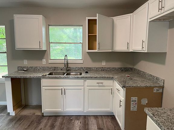 4th image of 2814 Knotty Oaks Trl