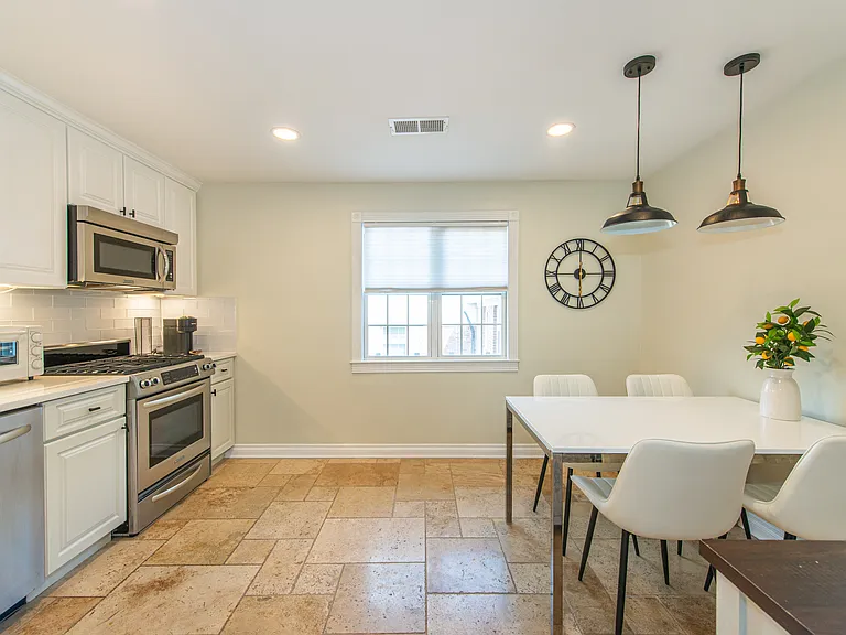 67-75 New England Ave #73G — Photo 14