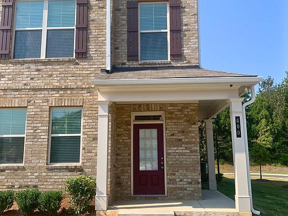 2nd image of 600 Amarante Cir