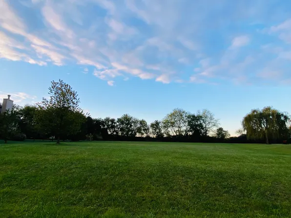 3282 Edgewater Dr, Kankakee, IL 60901