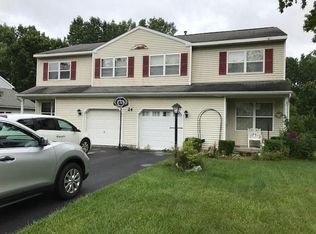 24 Ponderosa Dr, Halfmoon, NY 12065
