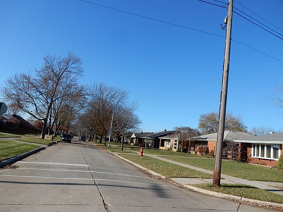 4th image of 20410 Lennon St