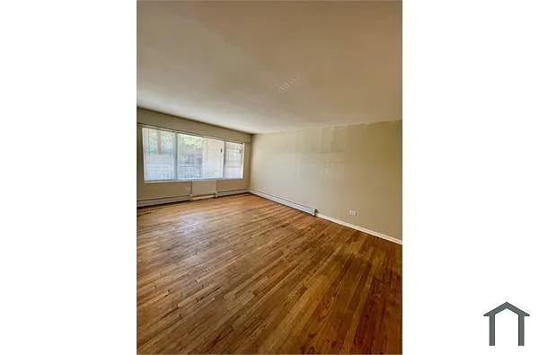 Building Photo - 4801 N Ridgeway Ave #2