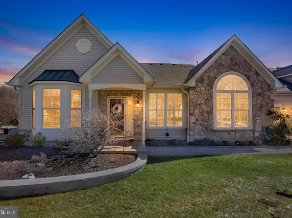 618 Bellflower Rd, Langhorne, PA 19047