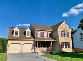 610 Redwood Dr, Lancaster, PA 17602