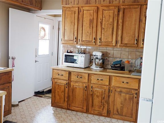 3rd image of 213 2nd St S