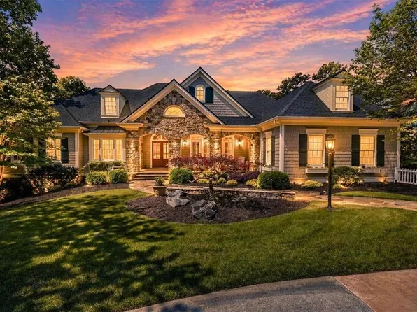 5340 Point South Dr, Gainesville, GA 30504