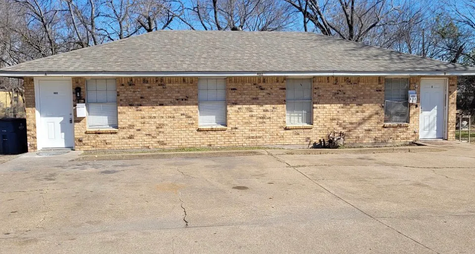 402 S Gaines St #A