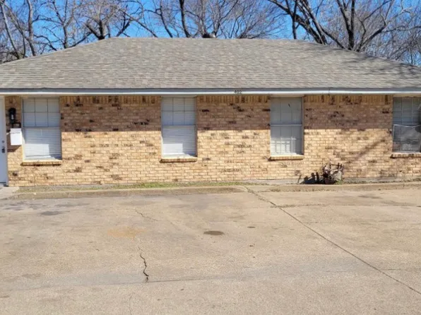 402 S Gaines St #A, Ennis, TX 75119