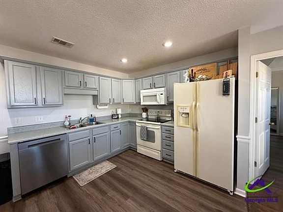 5th image of 107 White Tail Ln