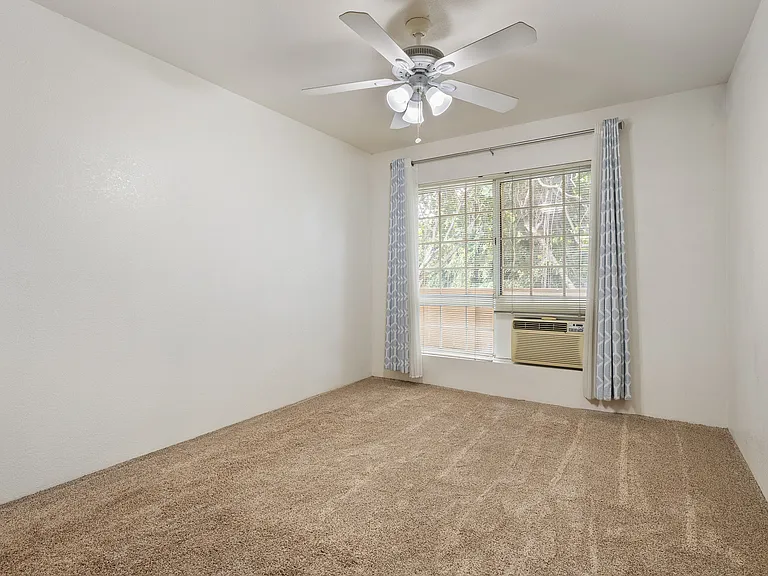 393 Mananai Pl #T — Photo 17
