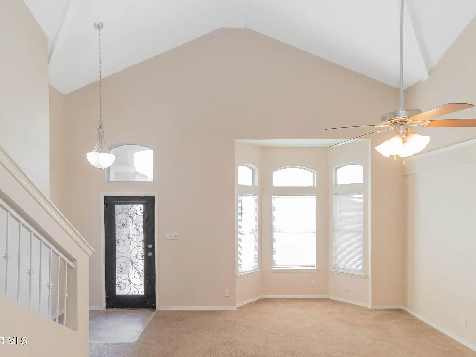 4 bed, 2.5 bath, 2263 sqft, $2,200 — Photo 3