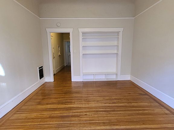 2nd image of 935 Pine St APT 1