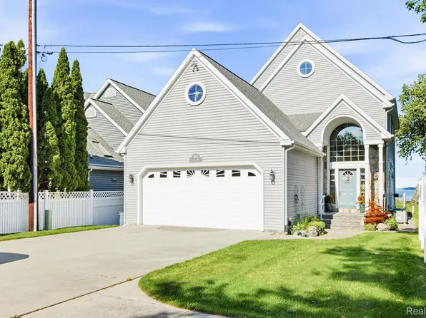 3115 Conger St, Port Huron, MI 48060