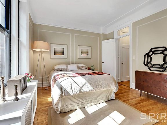 4th image of 207 W 98th St APT 2A