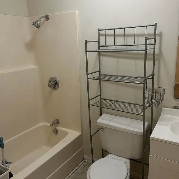 2504 Hyde Cir #A — Photo 6