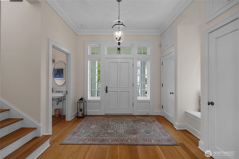 3rd image of 7 E Myrtle Lane