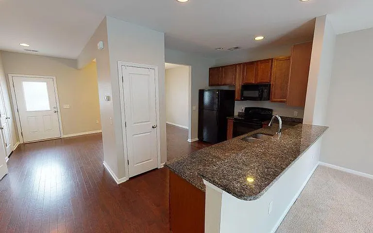 9073 Parlor Dr — Photo 11
