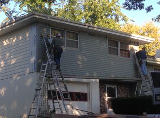 2806 Angie Dr, Bellevue, NE 68005