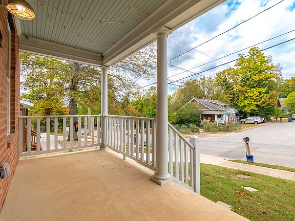 3rd image of 302 S College Ave
