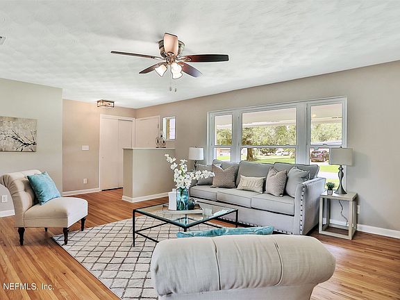 5th image of 2578 Hazel Dr