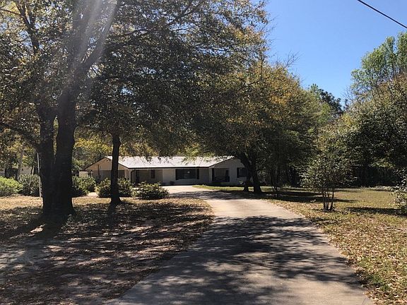 3rd image of 5955 Silver Oaks Ln