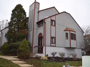 71 Diamond Ln, Old Bridge, NJ 08857