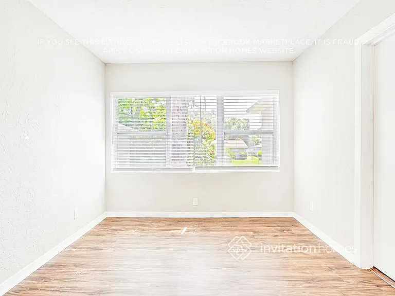1115 N Powers Dr — Photo 16