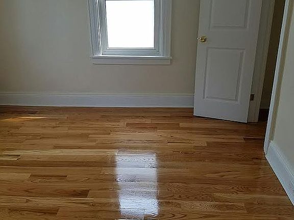 4th image of 27 201st St
