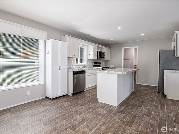 5th image of 171 E Skookum Drive