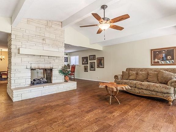 5th image of 2816 N Grove Ave