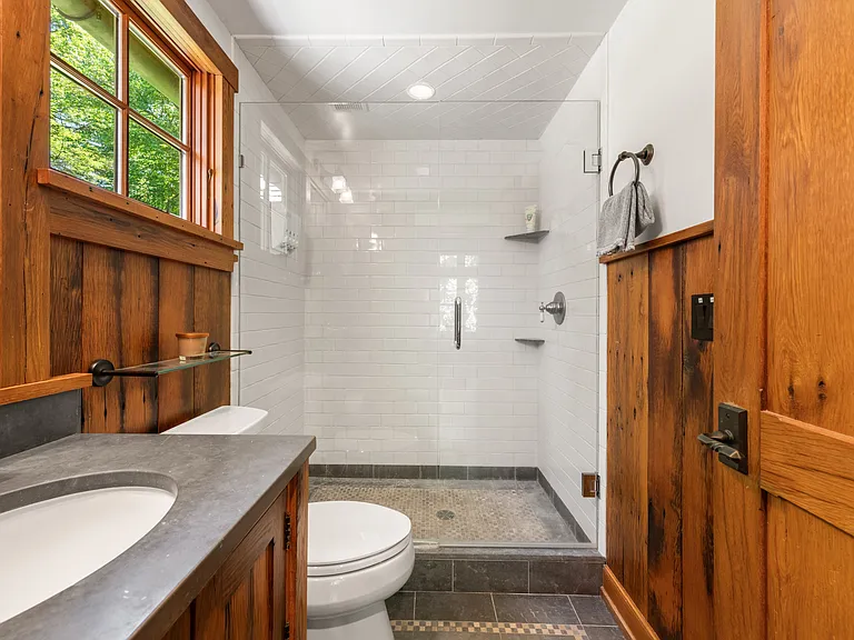 286 Lyons Plain Rd — Photo 18