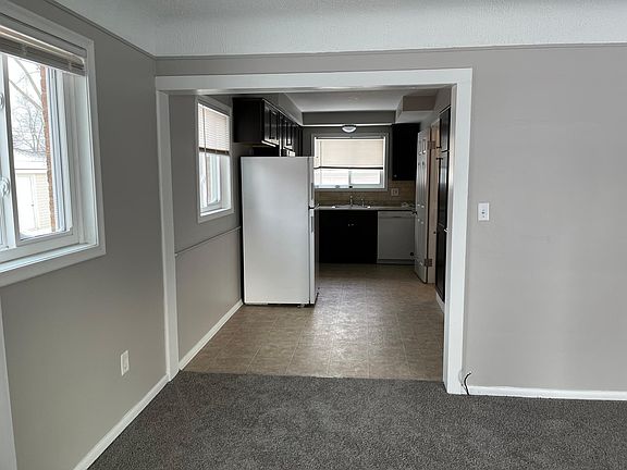 3rd image of 22521 Euclid St