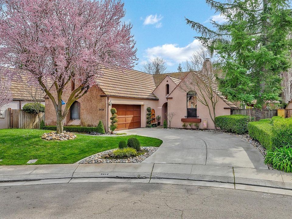 1st image of 3454 Banyon Dr