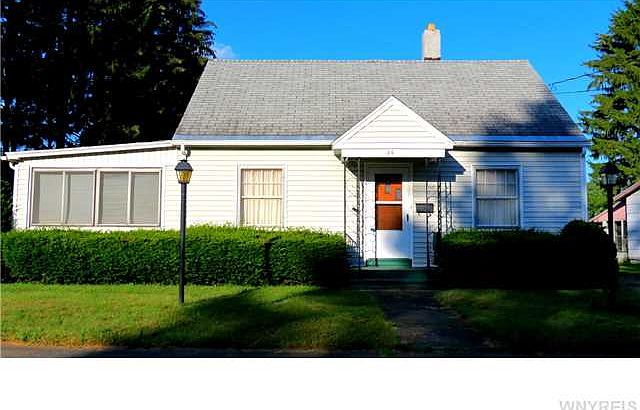 2nd image of 26 Myers Ave