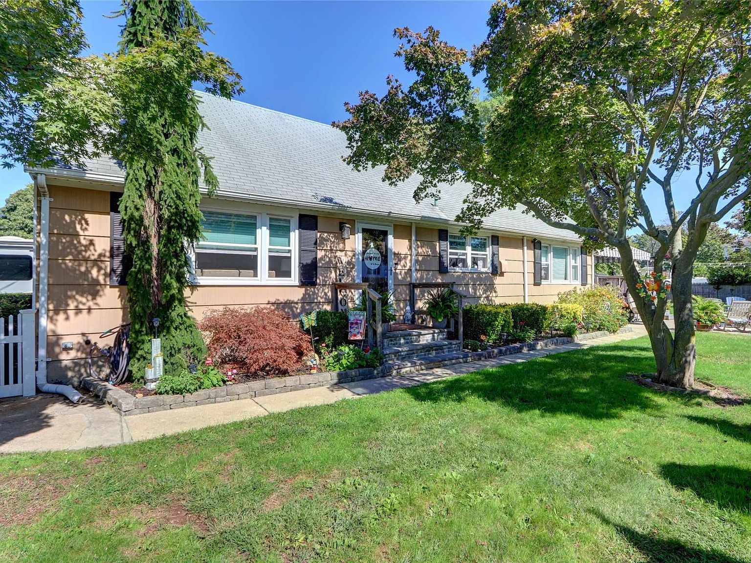 291 Higbie Lane, West Islip, NY 11795 Zillow