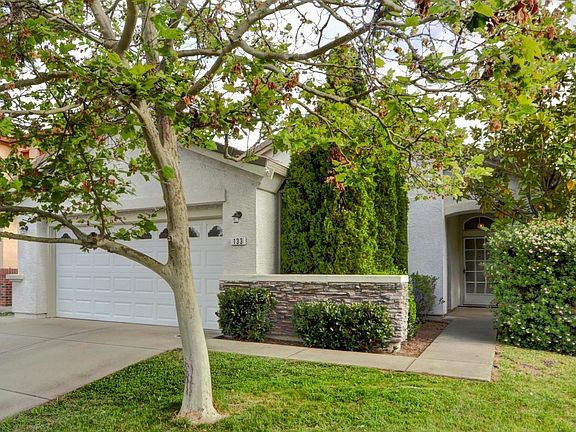 2nd image of 133 Canberra Ct
