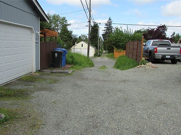 4th image of 2911 S 15th St