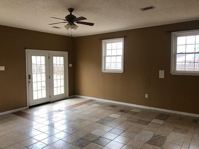 2nd image of 2704 Nutters Chapel Rd