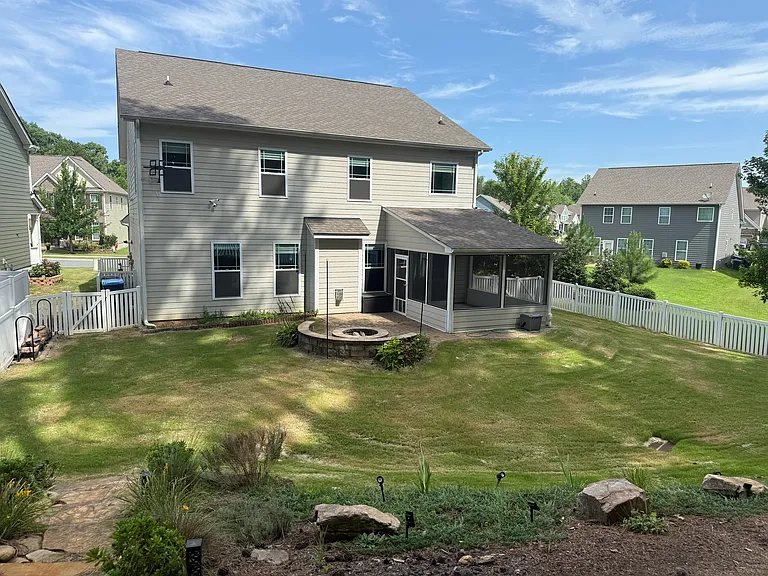 3931 Lake Breeze Dr — Photo 14