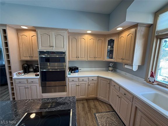 5th image of 310 Hillcrest Dr NE