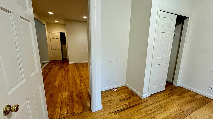 Rented by HOLTON REAL ESTATE INC. | media 33